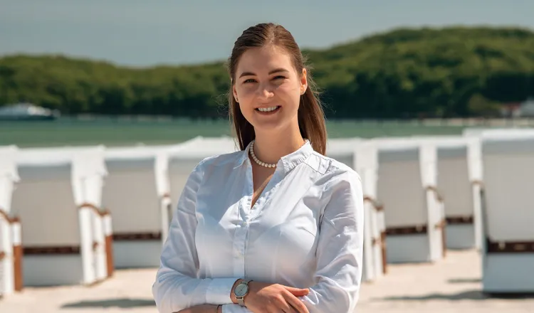 Varvara Matatzova, F&B Operations Managerin im Rugard Thermal Strandhotel am Strand von Binz