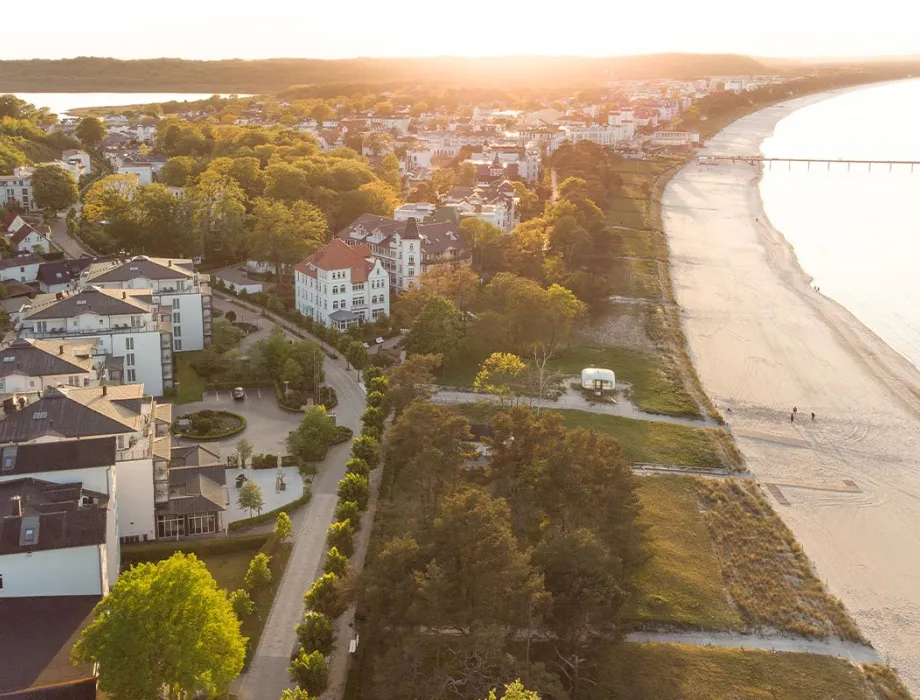 Aerial view of the Binz beach promenade in sunshine – commitment to sustainability on the Baltic Sea