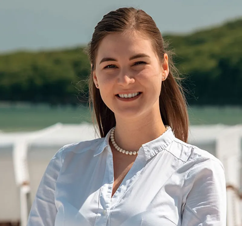 Varvara Matatzova, F&B Operations Managerin im Rugard Thermal Strandhotel am Strand von Binz